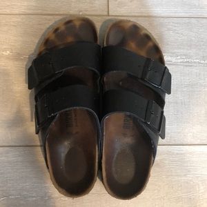 Birkenstock’s size 6